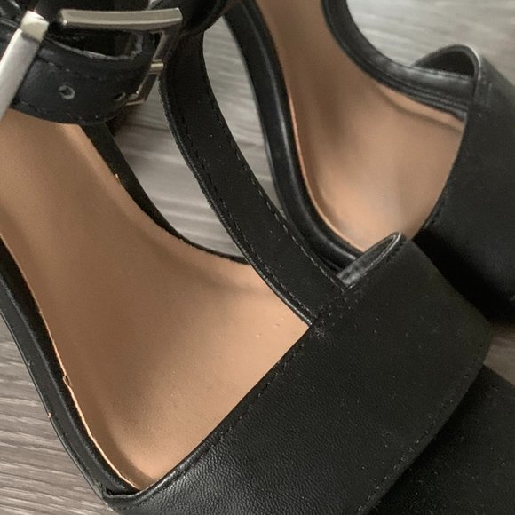 Strappy Black Chunk Heel - Picture 4 of 7